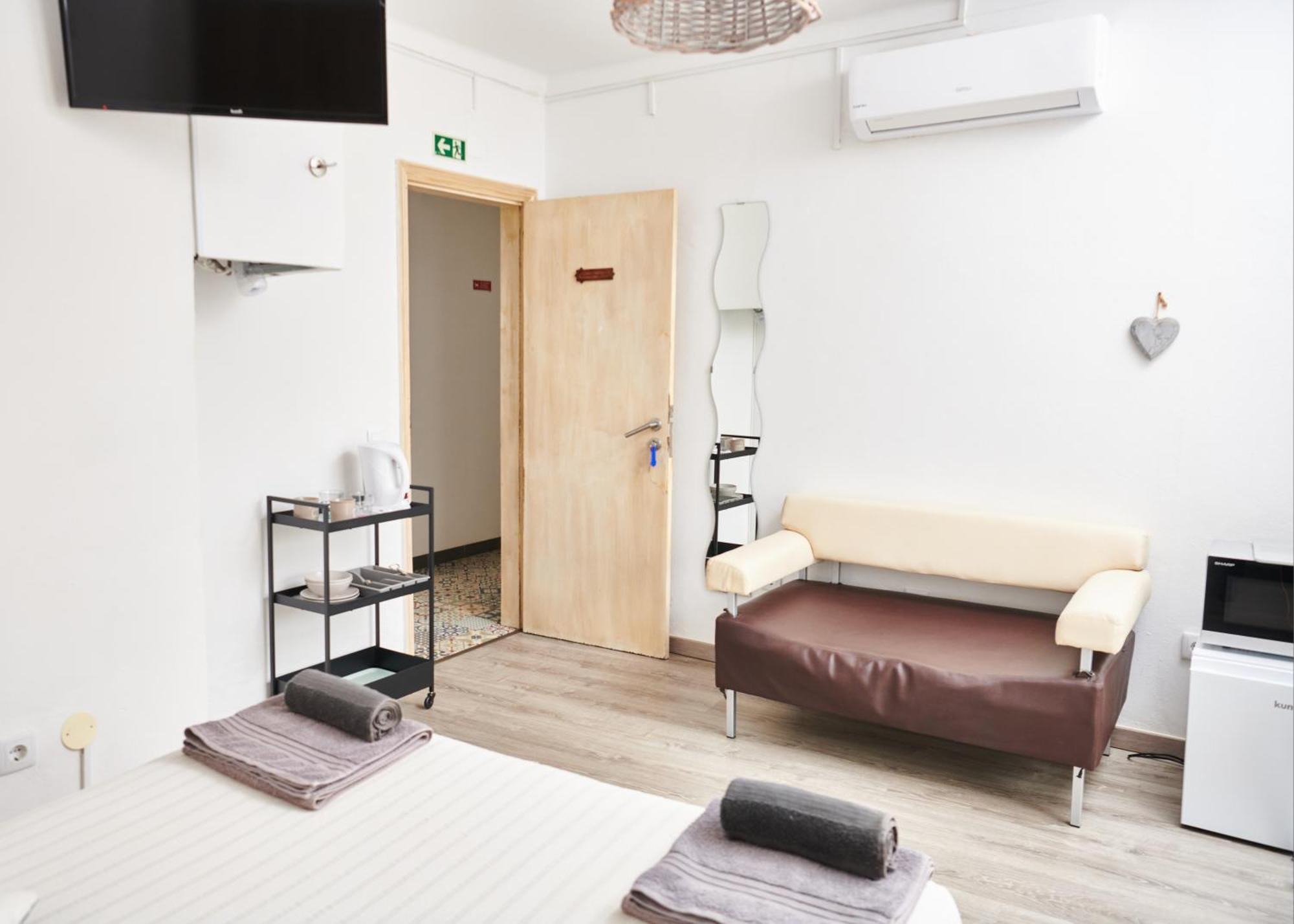 Taah Billa Guest House 타비라 외부 사진